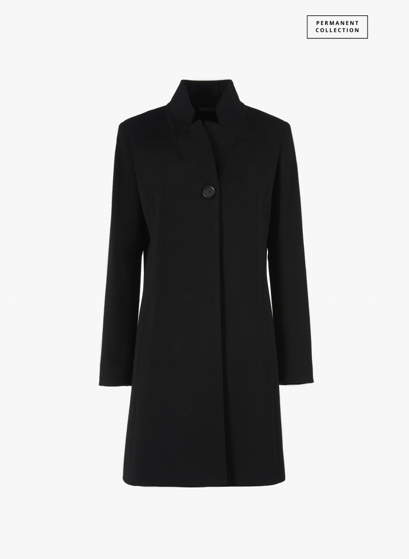 Cappotto nero con rever rovesciato realizzato in pura lana