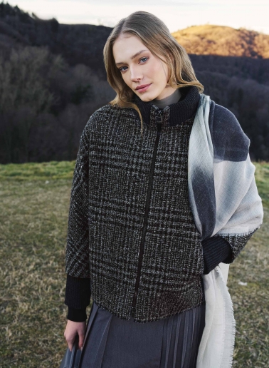 Kurzmantel mit Check-Muster, Reißverschluss und Strick-Details in Grau