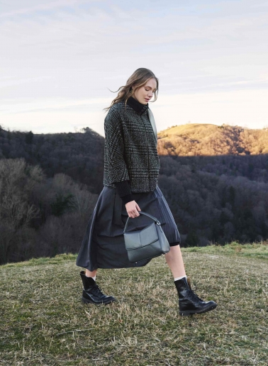 Kurzmantel mit Check-Muster, Reißverschluss und Strick-Details in Grau