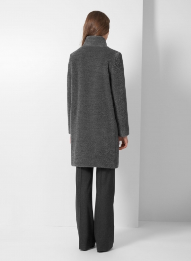 Cappotto grigio in lana e alpaca con collo a rever rovesciato