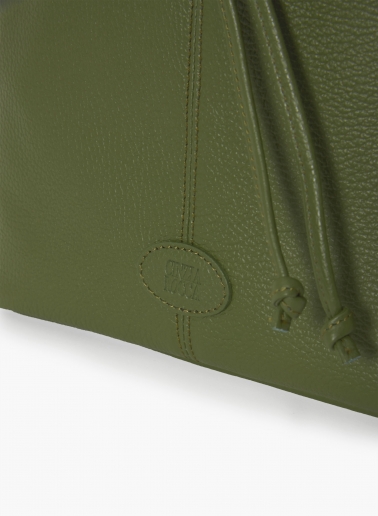 Secchiello con tassello e logo in pelle verde militare