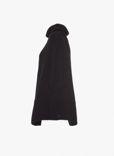 Gestricktes Cape in Schwarz