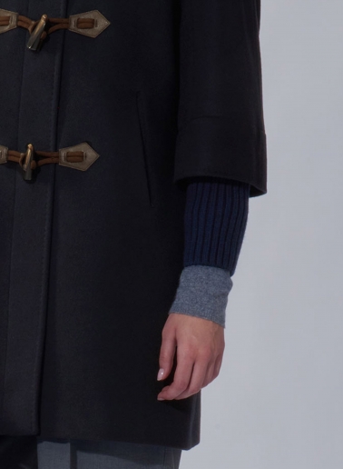 Parka blu con cappuccio e alamari in pura lana