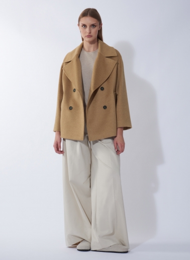 Cappotto corto cammello doppio petto con maxi rever in pura lana di cammello