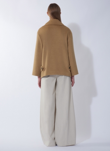 Zweireiher Kurzmantel mit Maxi Reverskragen aus reinem Kamelhaar in Camel