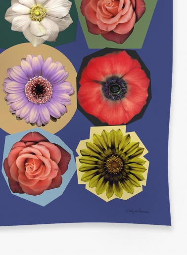 Foulard in twill di pura seta con disegno floreale blu