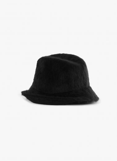 Asymmetrischer Hut aus Wolle mit Felloptik in Schwarz