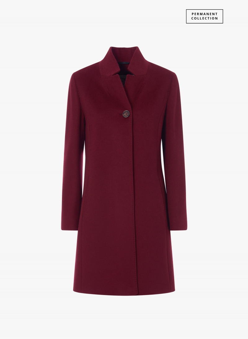 Cappotto bordeaux con rever rovesciato realizzato in pura lana zibeline