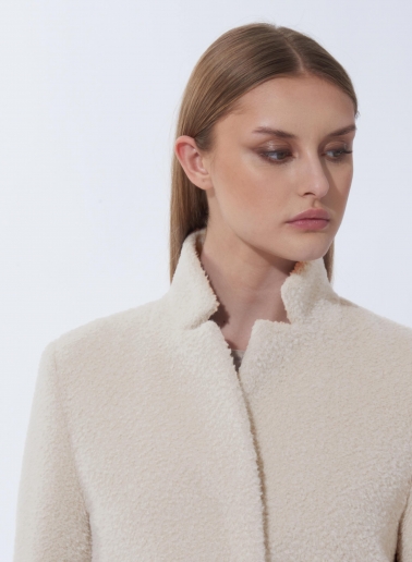 Maxi Mantel mit umklappbarem Reverskragen aus Wolle und Alpaka in Beige