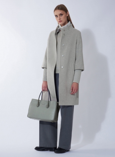 Cappotto grigio chiaro in pura lana con dettagli in maglia staccabili