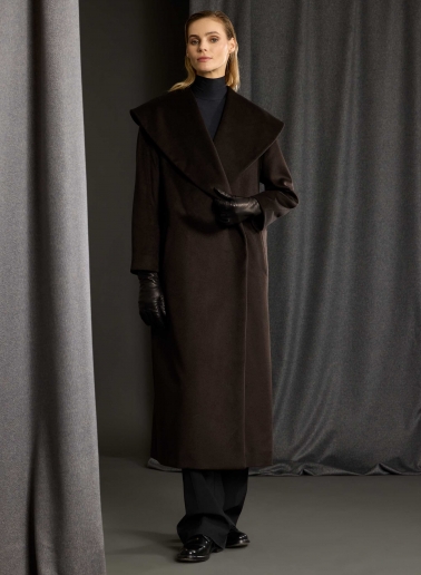Cappotto marrone con collo a maxi scialle in pura seta