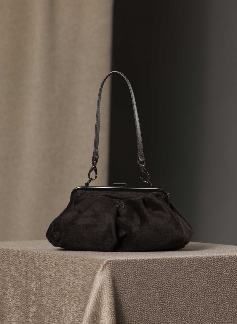 Clutch aus reiner Seide in Braun