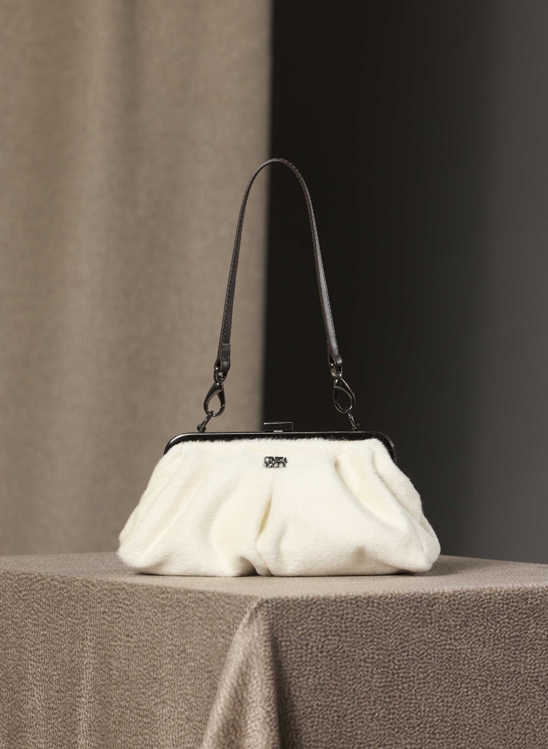 Borsa clutch in alpaca e lana bianca