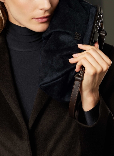 Borsa clutch in puro cashmere blu