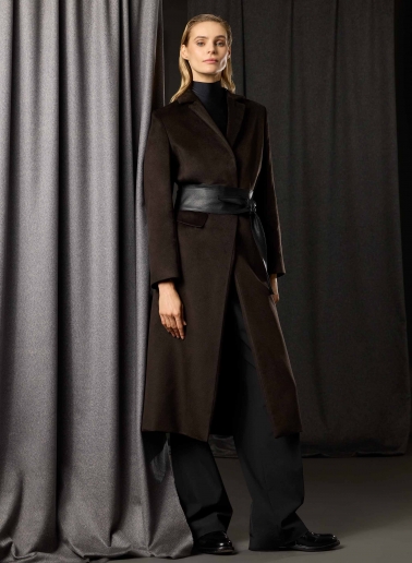 Maxi cappotto marrone a uomo in pura seta