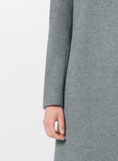 Cappotto grigio chiaro in lana e cashmere con collo alto