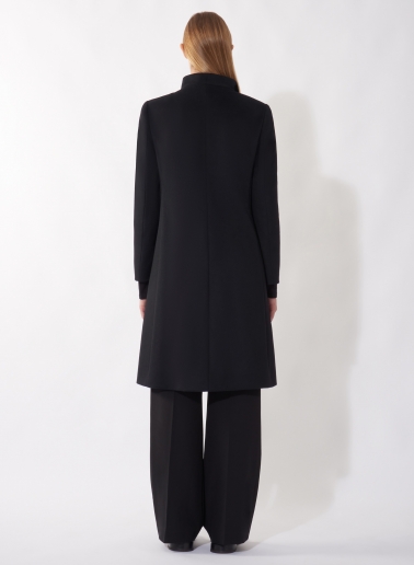 Cappotto nero in puro cashmere con collo alto