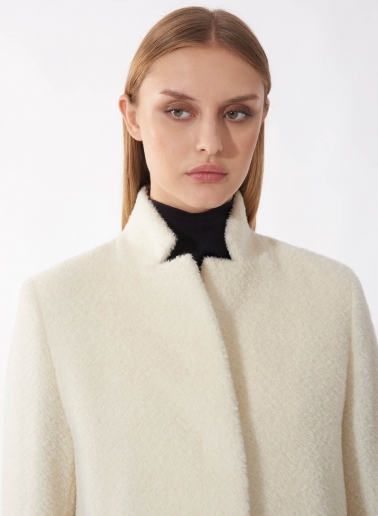 Cappotto bianco in lana e alpaca con collo a rever rovesciato