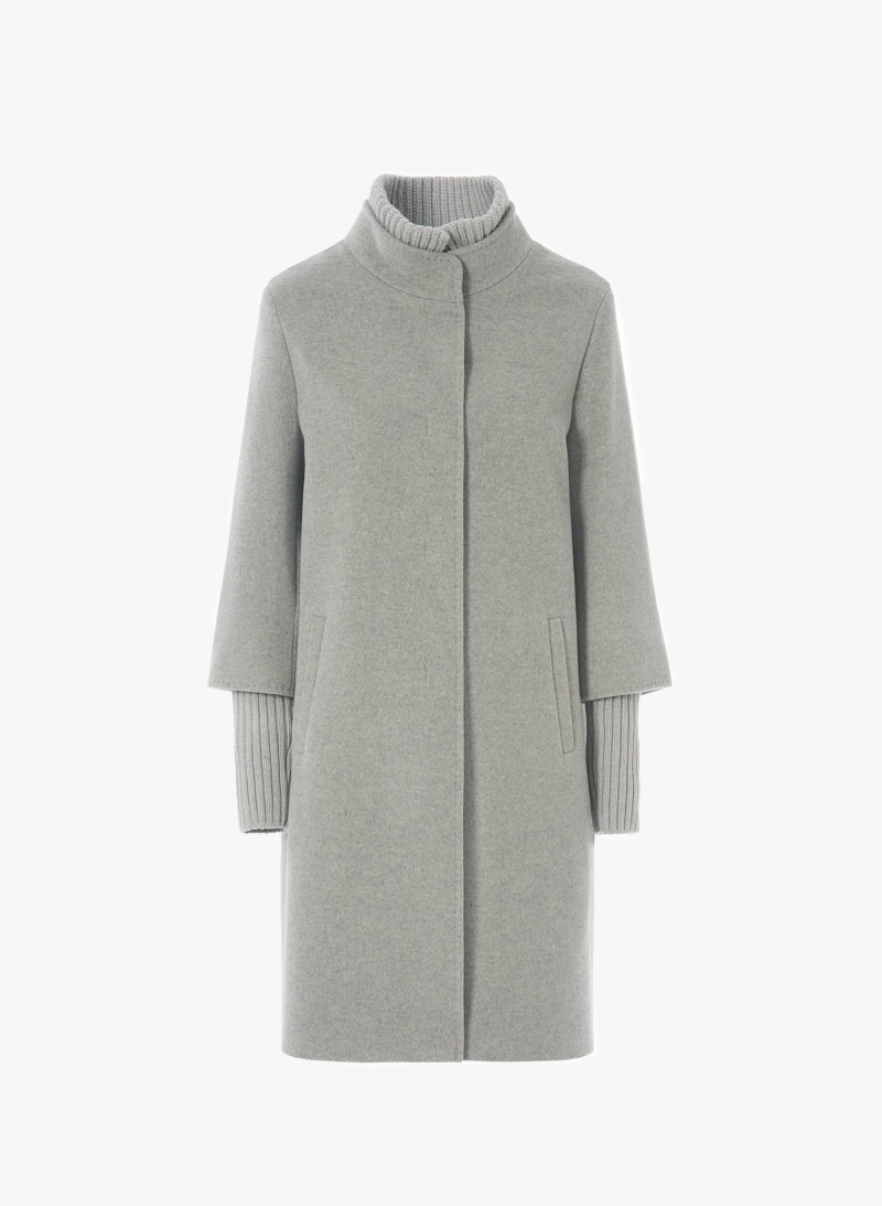Cappotto grigio chiaro in pura lana con dettagli in maglia staccabili