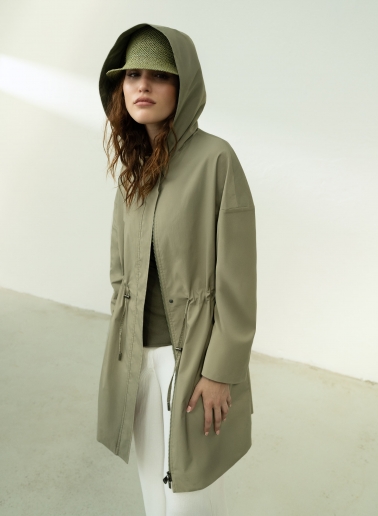 Military green parka in rainproof technical fabric
