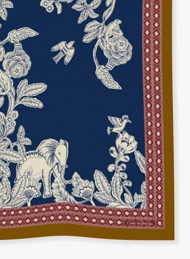 Maxi-Tuch mit Blumen- und Tiermotiven aus Baumwolle in Blau