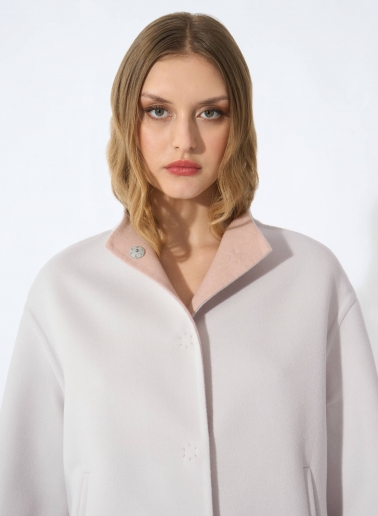 Giacca grigio perla bicolore in double di pura lana con collo alto