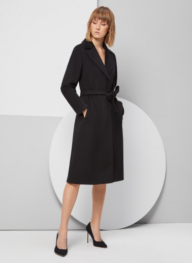 Cappotto nero con cintura in pura lana linea aderente