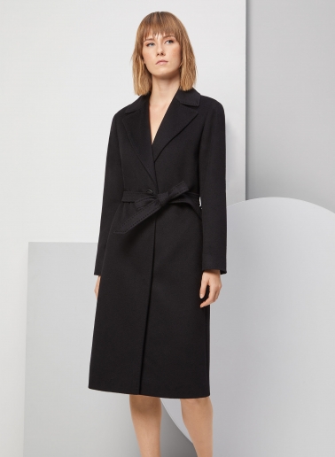 Cappotto nero con cintura in pura lana linea aderente