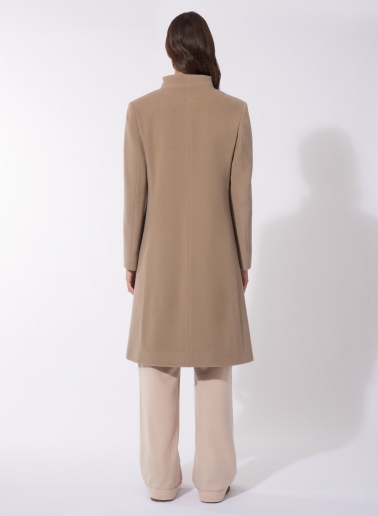 Cappotto beige scuro in lana e cashmere con collo alto