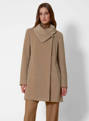 Cappotto corto beige scuro svasato in lana e alpaca con collo incrociato
