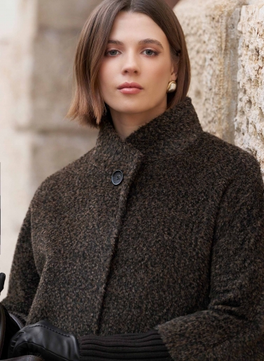 Kurzmantel aus Wolle und Alpaka mit Strickbündchen in Braun