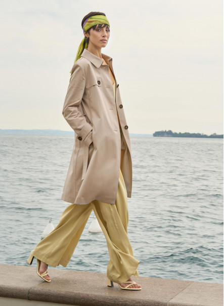 Single breasted sand trench coat in rainproof technical fabric