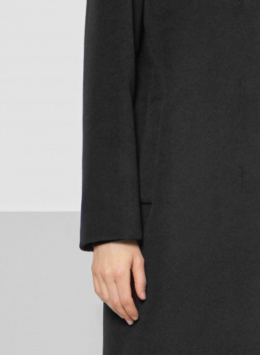 Mantel mit umklappbarem Reverskragen aus reiner Wolle in Schwarz