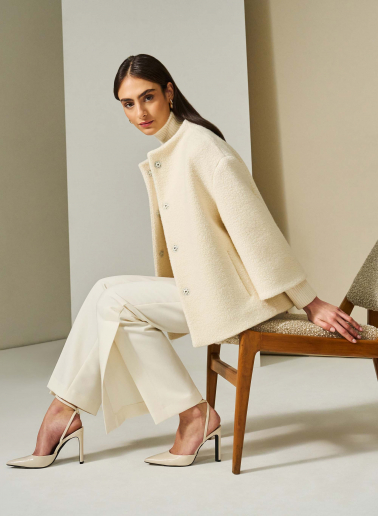 Cappotto corto bianco in lana con maniche a 3/4
