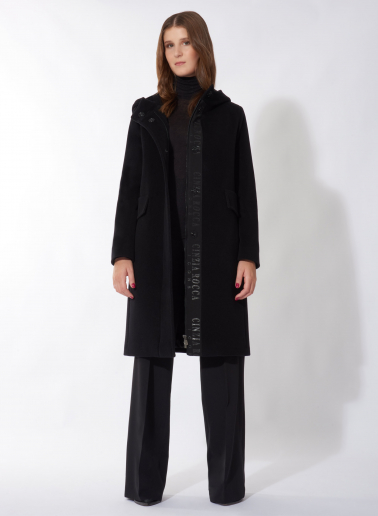 Parka nero linea dritta in lana e cashmere con cappuccio