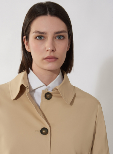 Jacke aus technischem Stoff mit Hemdkragen in camel