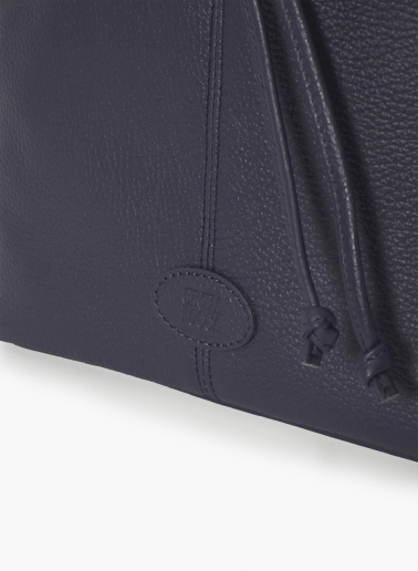 Beuteltasche mit Einsatz und Logo aus Leder in Blau