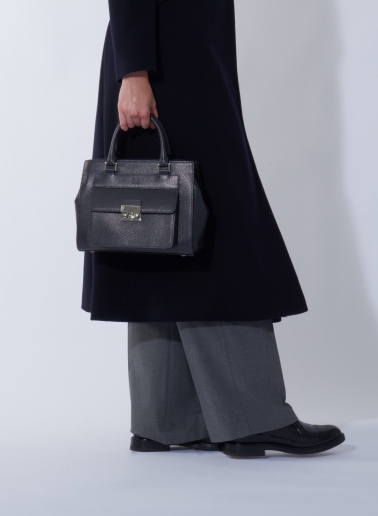 Blue genuine leather structured bag with metal closure