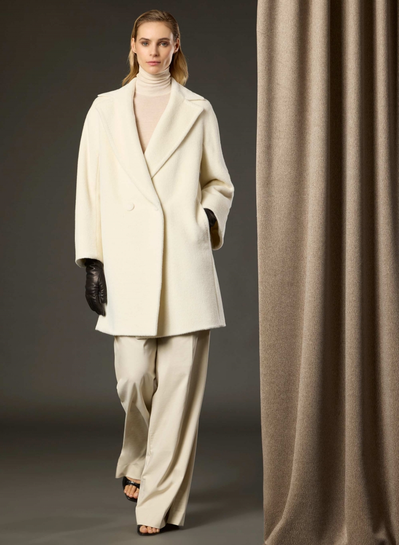 White double breasted coat in alpaca and wool
