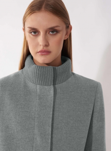 Light grey wool and cashmere coat with knitted collar