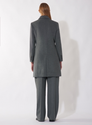 Mantel mit maskulinem Schnitt aus reinem Cashmere in Grau