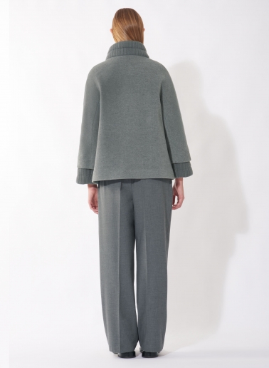 Kurzmantel mit Rippen-Strick-Details aus Wolle und Cashmere in Hellgrau