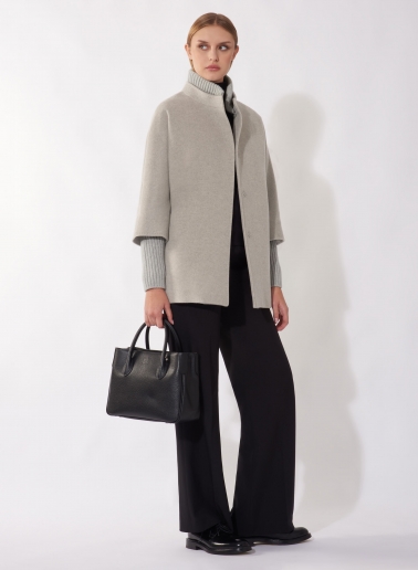 Oversized Kurzmantel mit Strick-Details aus reiner Wolle in Beige