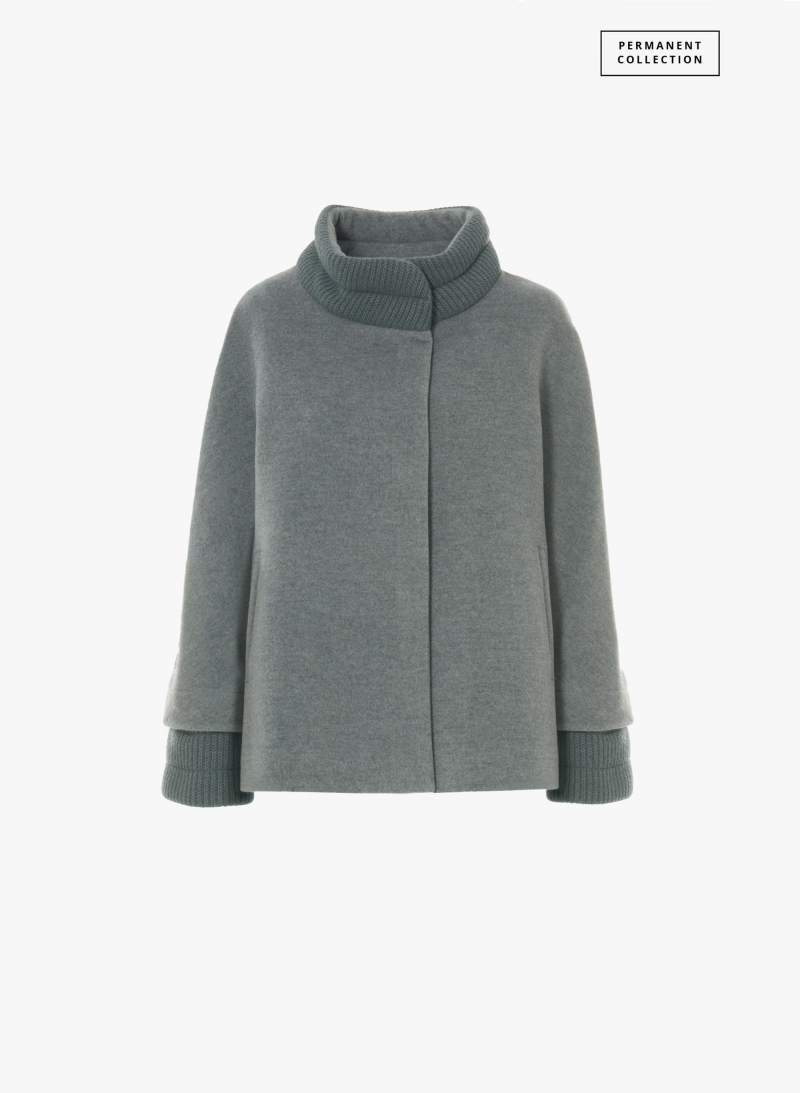 Short light grey wool and cashmere coat with ribbed knit inserts