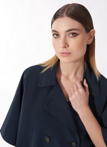 Zweireihiges Cape blau aus regenabweisendem technischem Stoff