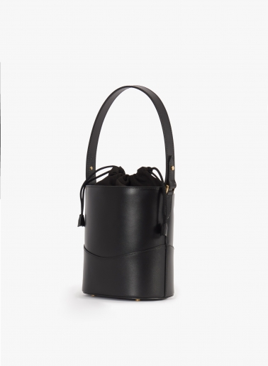 Beuteltasche mit Kordelzug aus Glattleder in Schwarz