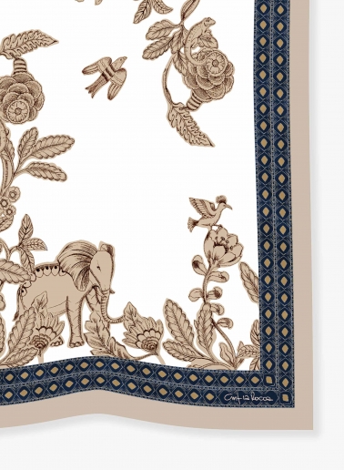 Maxi-Tuch mit Blumen- und Tiermotiven aus Baumwolle in Beige