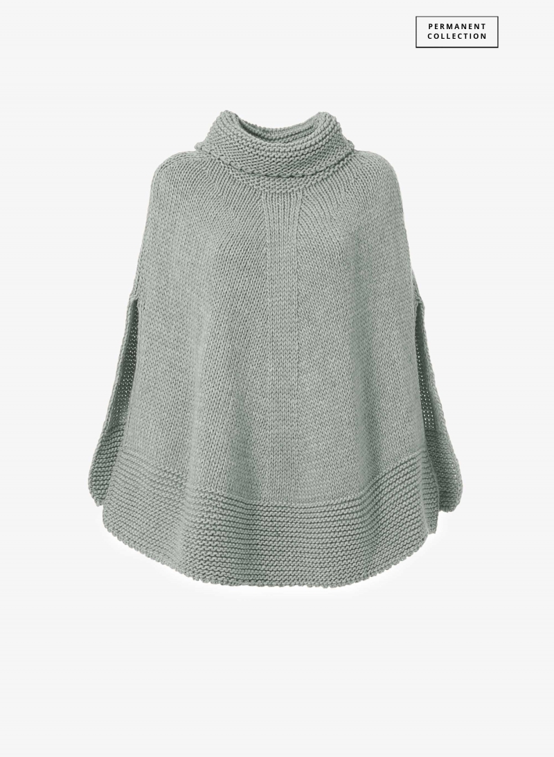 Gestricktes Cape in Perlgrau