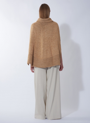 Gestricktes Cape in Camel