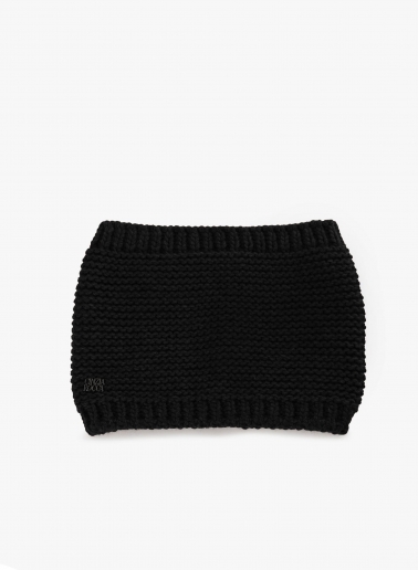 Black knitted neck warmer